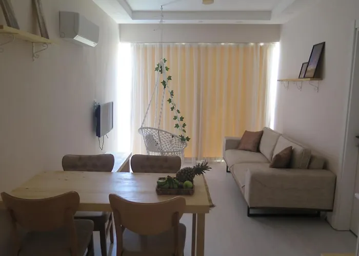 아파트호텔 Santa Suites- Near Saint Nicholas Church 뎀레