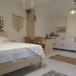 Apartahotel Santa Suites- Near Saint Nicholas Church