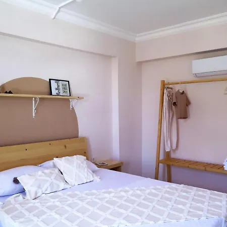 Santa Suites- Near Saint Nicholas Church Апарт-отель 4*