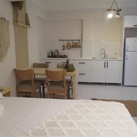 Апарт-отель Santa Suites- Near Saint Nicholas Church