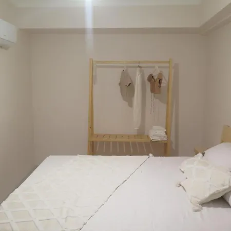 Santa Suites- Near Saint Nicholas Church Апарт-отель 4*