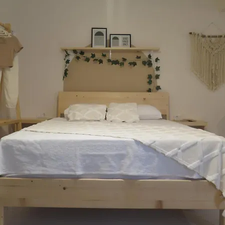 Santa Suites- Near Saint Nicholas Church
