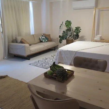 Апарт-отель Santa Suites- Near Saint Nicholas Church
