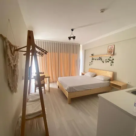 Апарт-отель Santa Suites- Near Saint Nicholas Church