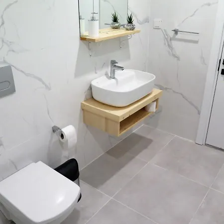 Santa Suites- Near Saint Nicholas Church