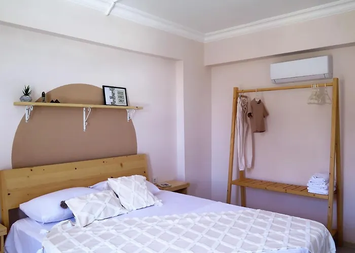 Santa Suites- Near Saint Nicholas Church Aparthotel 4*