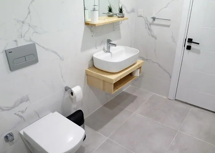 Santa Suites- Near Saint Nicholas Church