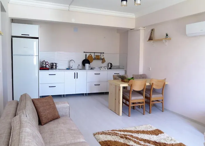 Santa Suites- Near Saint Nicholas Church شقة فندقية دمرة